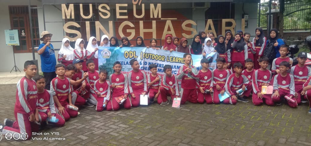 kegiatan kunjungan edukatif ke Museum Singhasari