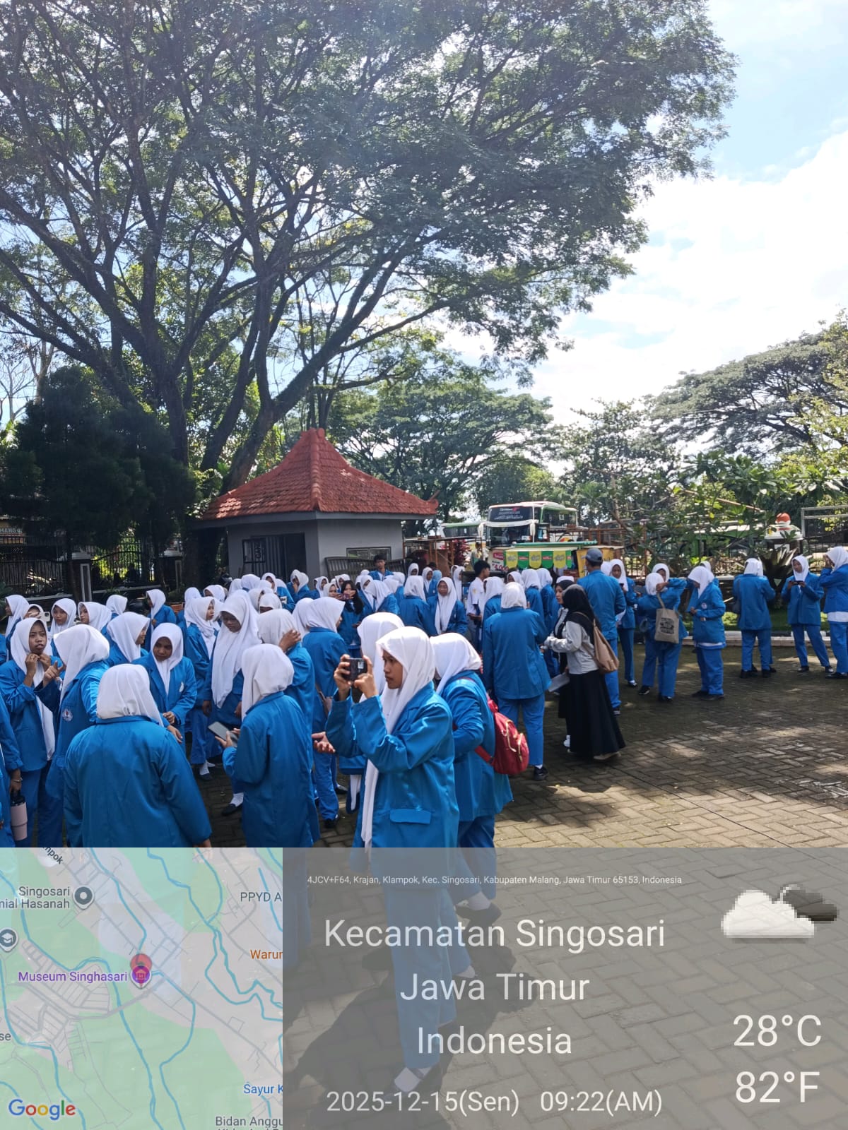 Sebanyak 112 siswa-siswi beserta 9 orang pendamping dari SMK Bina Husada  Surabaya melaksanakan kegiatan kunjungan edukatif di Museum Singhasari